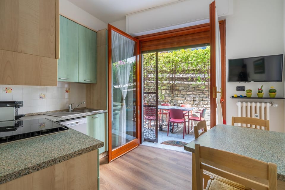 TV and multimedia, Kitchen or kitchenette, dishwasher, oven, pet friendly, stove