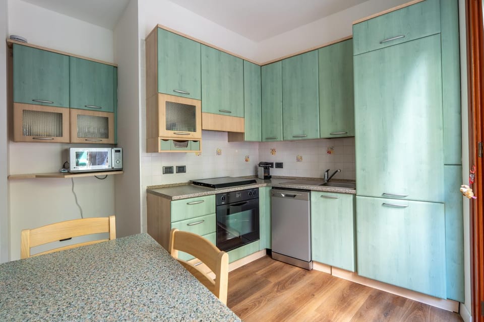 Kitchen or kitchenette, kitchen