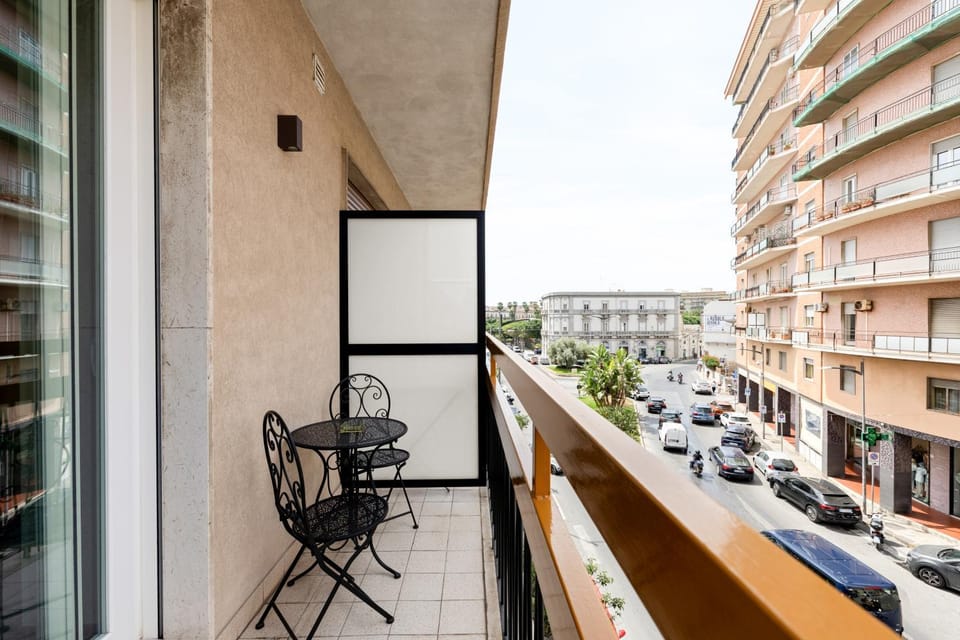 Property building, Patio, Day, Neighbourhood, View (from property/room), Balcony/Terrace, City view, Street view, Location, Parking