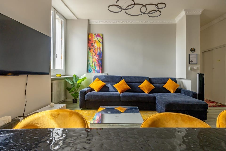 TV and multimedia, Living room, Seating area