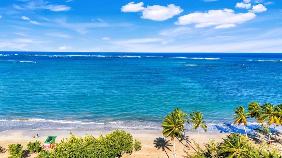 AQUA Villas Del Mar Apt 2 - 2 BR Steps to Beach & Walk to Dine, The Best Location! Apartment in Dorado