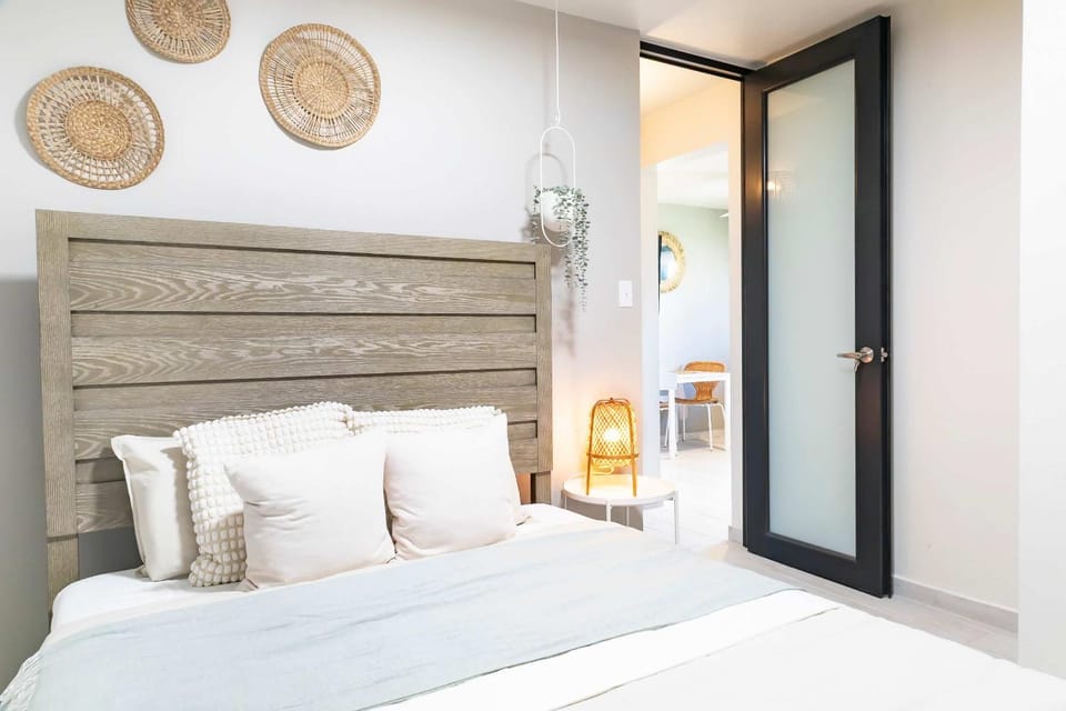 AQUA Villas Del Mar Apt 4 - 2BR Beachside Escape with Walkable Dining Apartment in Dorado