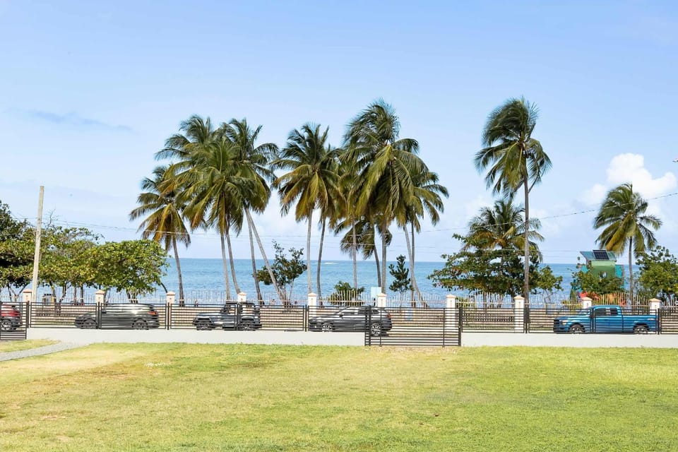 AQUA Villas Del Mar Apt 4 - 2BR Beachside Escape with Walkable Dining Apartment in Dorado