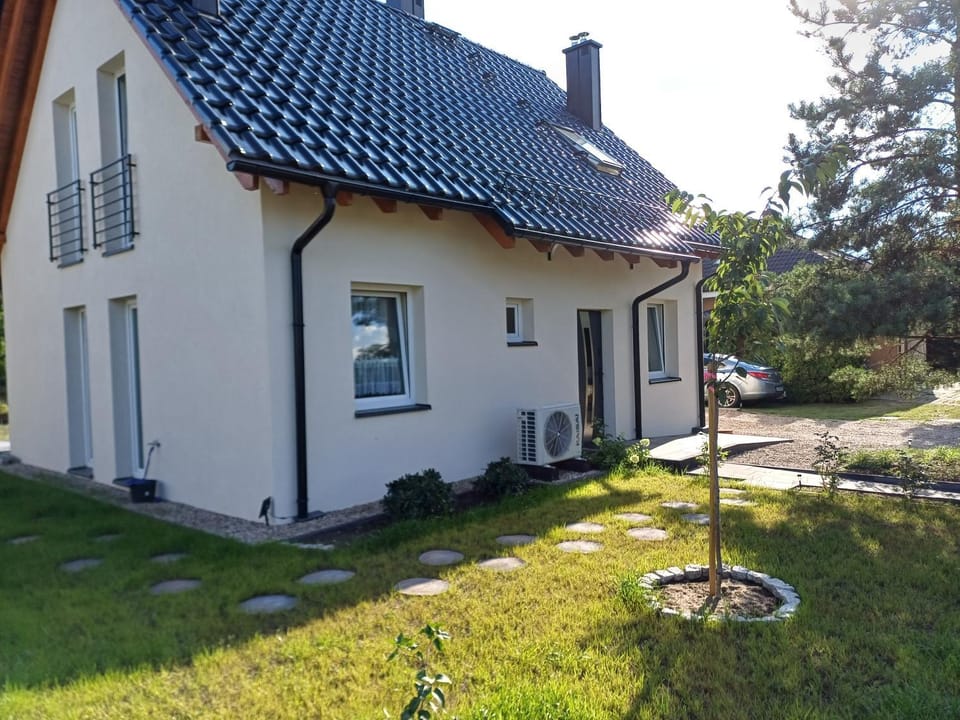 Property building, Day, Garden