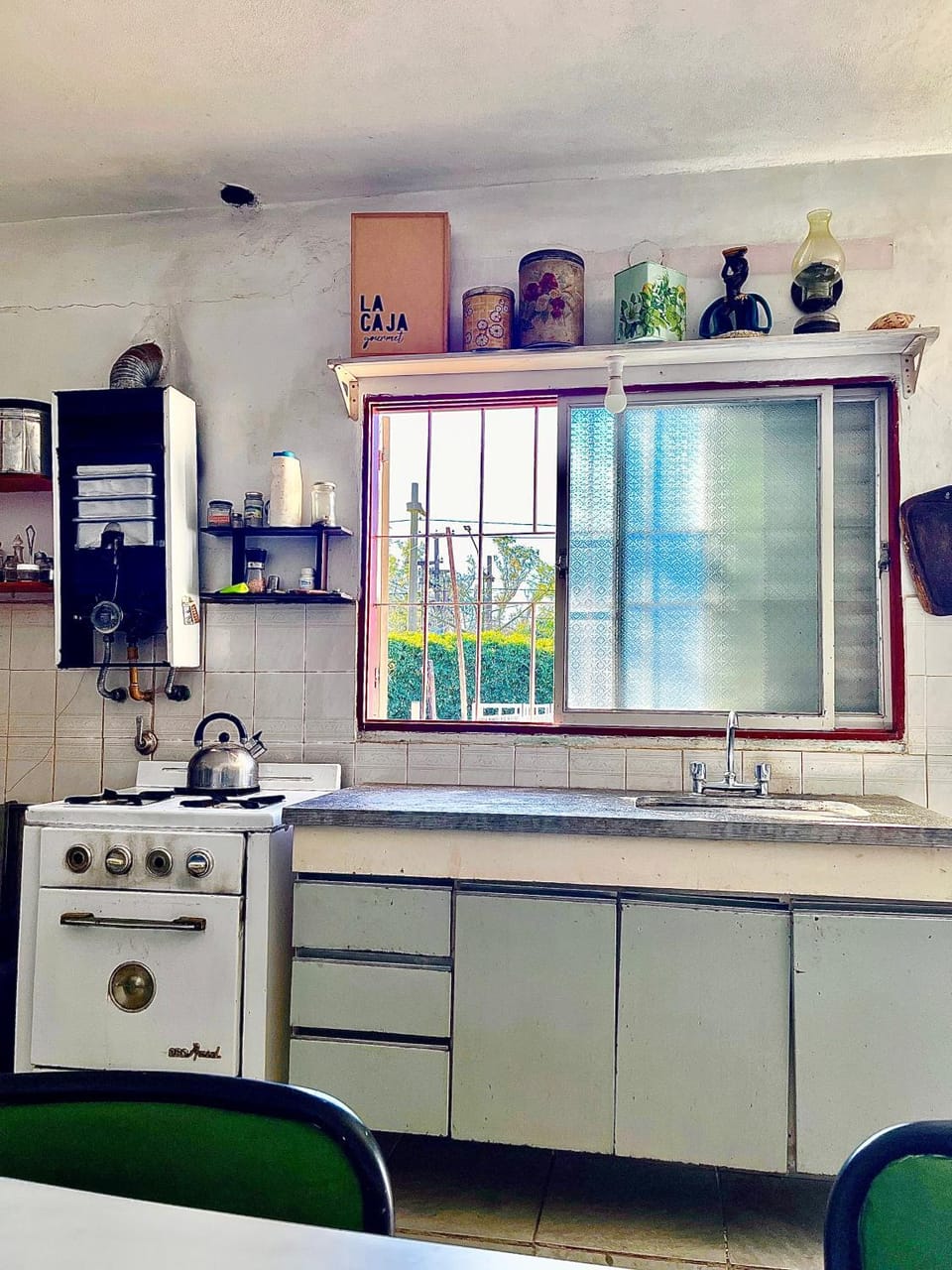 Kitchen or kitchenette, oven