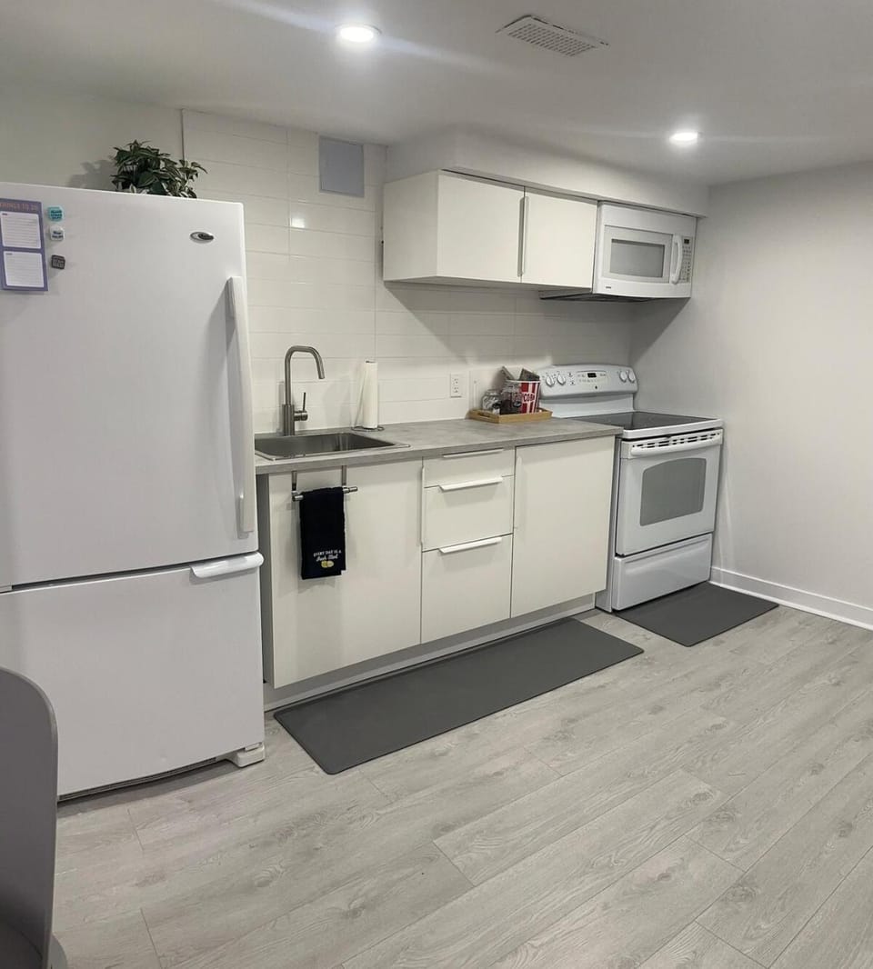 Ultimate Cozy Corner Apartment in Ottawa
