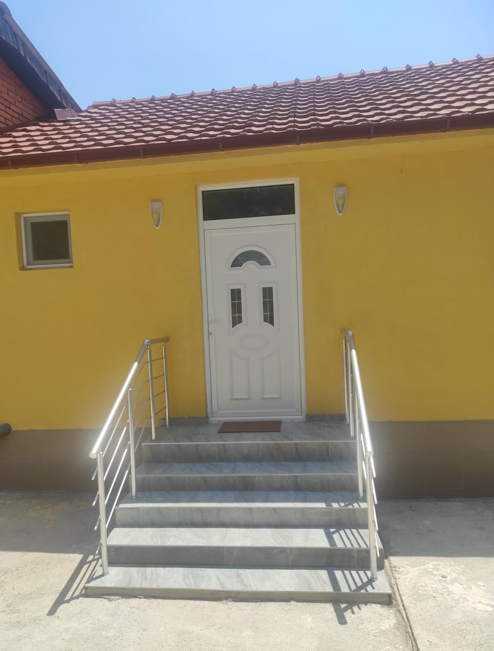 Facade/entrance, Day