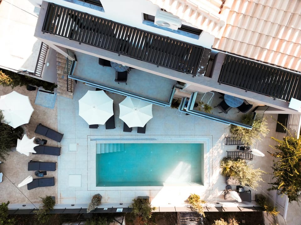 Patio, Day, Pool view, Swimming pool, Swimming pool, sunbed