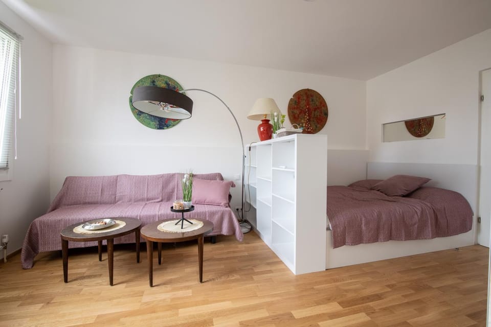 Bed, Photo of the whole room, Seating area, Bedroom
