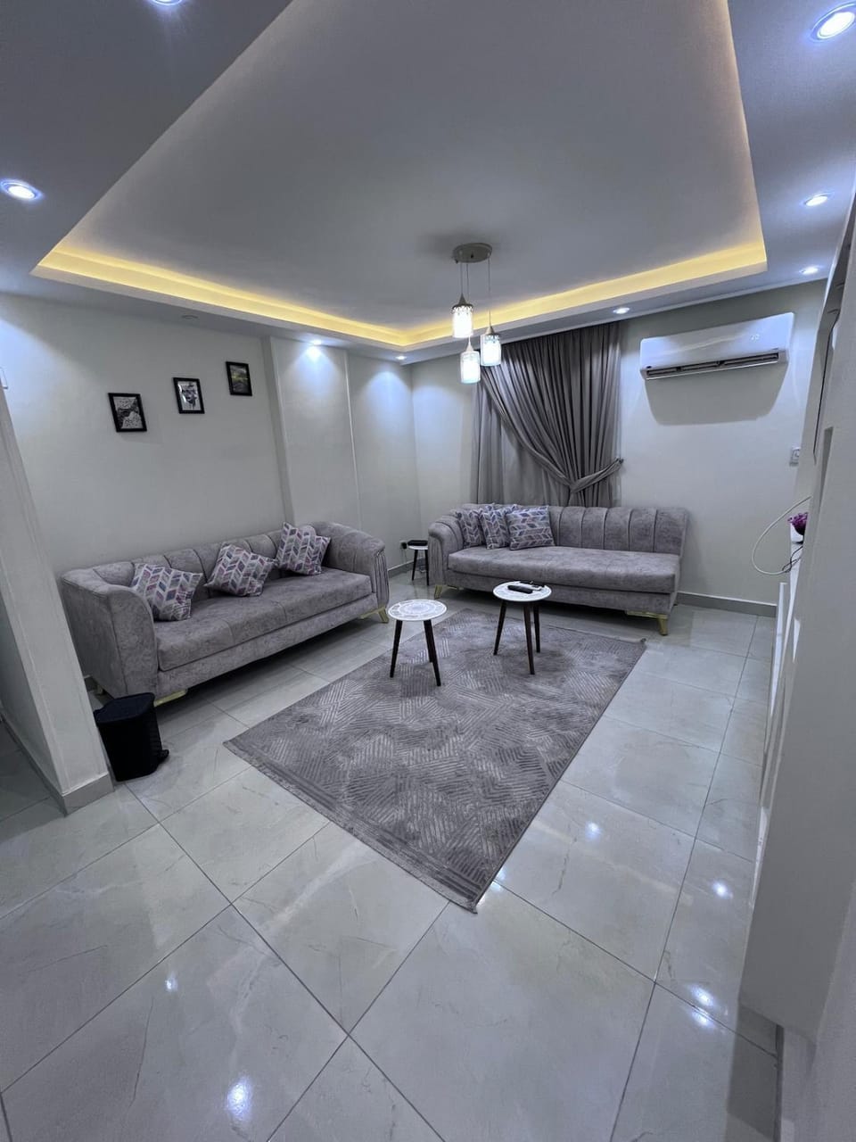 Living room, Seating area, air conditioner