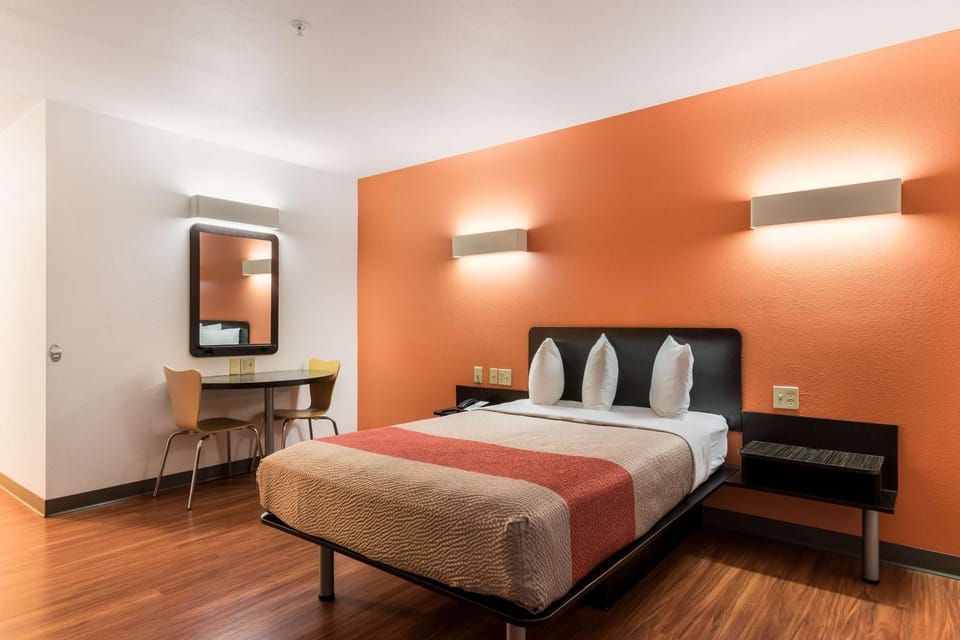 Photo of the whole room, On site