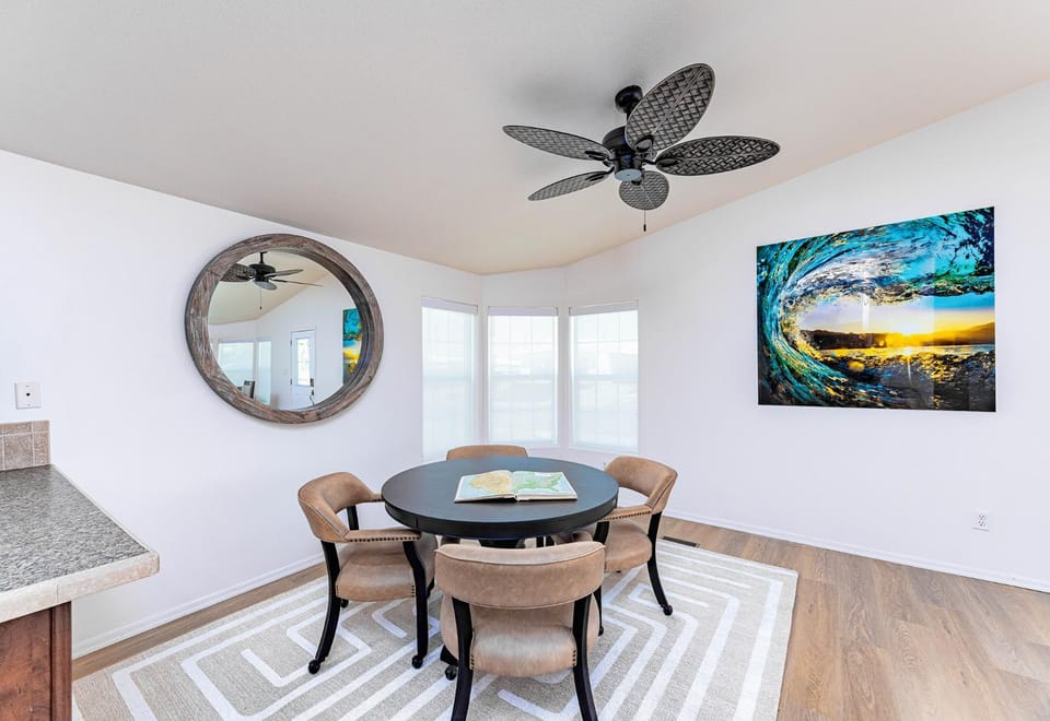Dining area, Breakfast