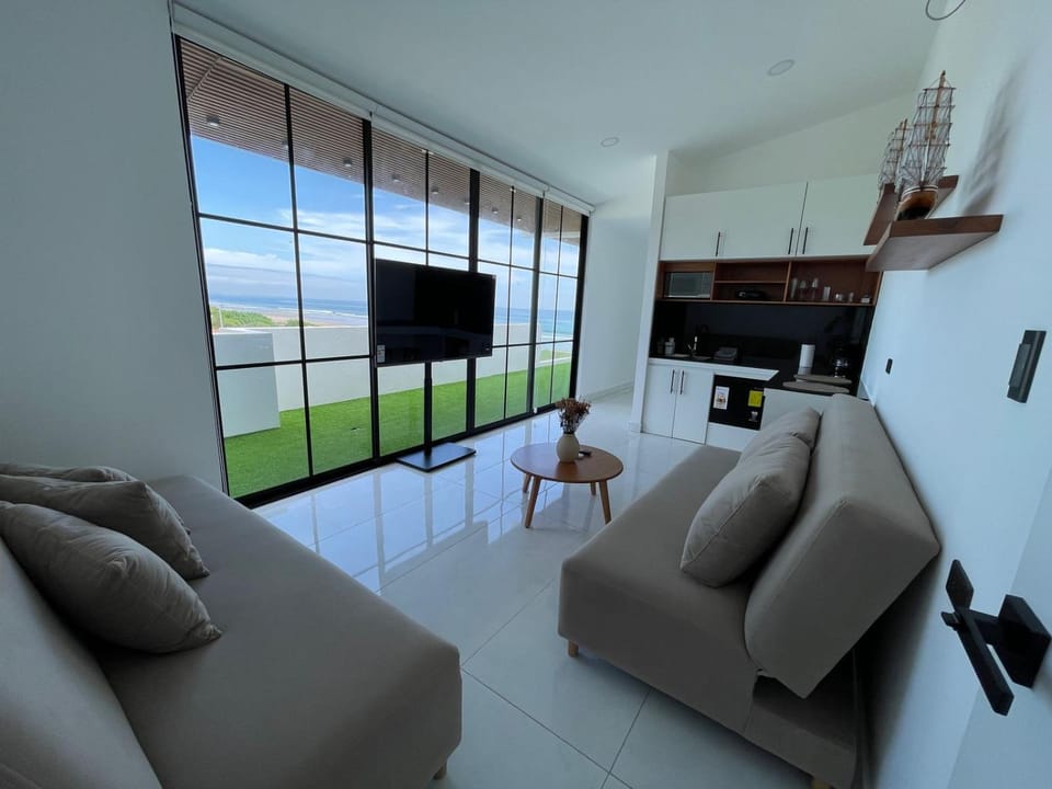 Communal lounge/ TV room, TV and multimedia, Living room, Seating area, Evening entertainment