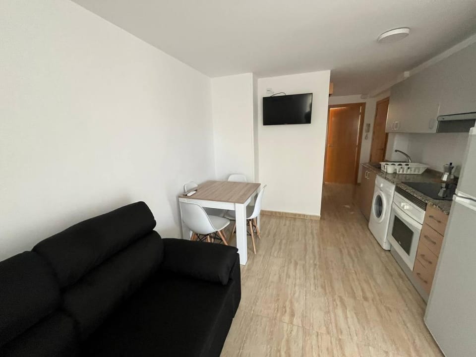 Kitchen or kitchenette, Living room, Dining area, oven
