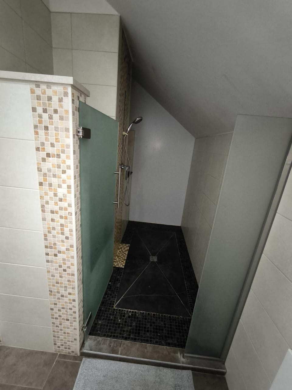 Villa 8 chambres pour 20 personnes Villa in Charleroi