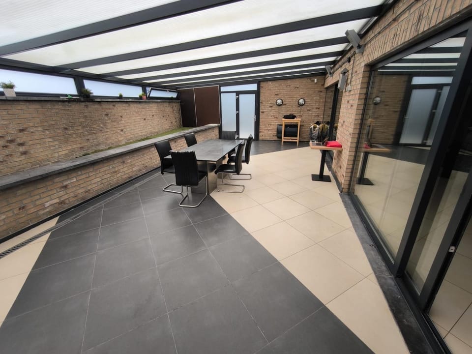 Villa 8 chambres pour 20 personnes Villa in Charleroi