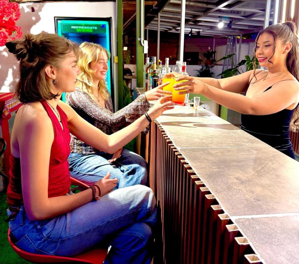 Lounge or bar, Drinks