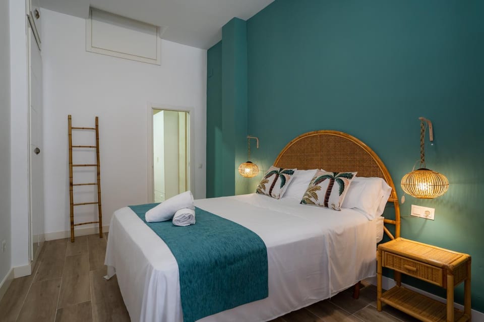 Bed, Bedroom, air conditioner