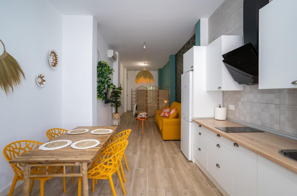 Kitchen or kitchenette, Dining area, stove, kitchen
