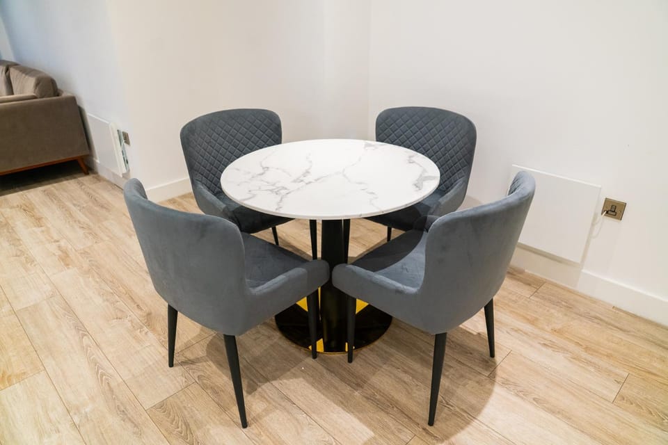 Modern 2 Bed Penthouse with Stunning views in Manchester City Center Apartment in Salford