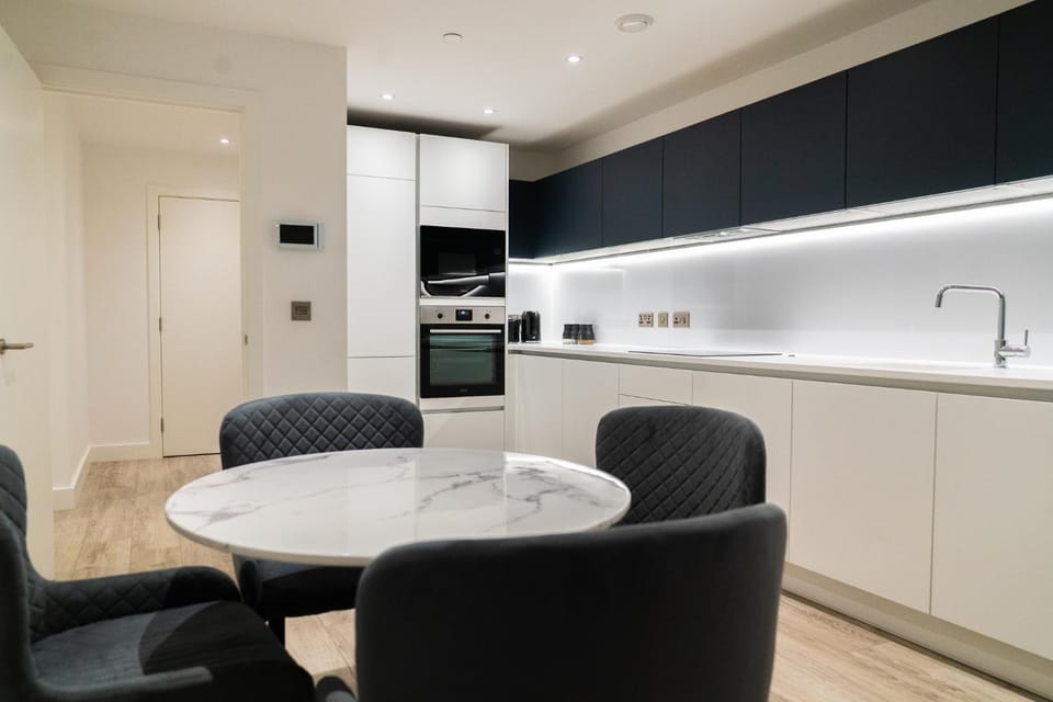 Modern 2 Bed Penthouse with Stunning views in Manchester City Center Apartment in Salford
