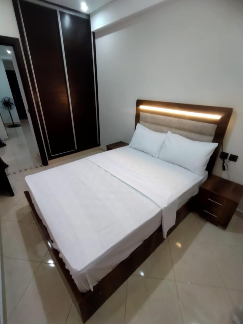 Photo of the whole room, Bedroom