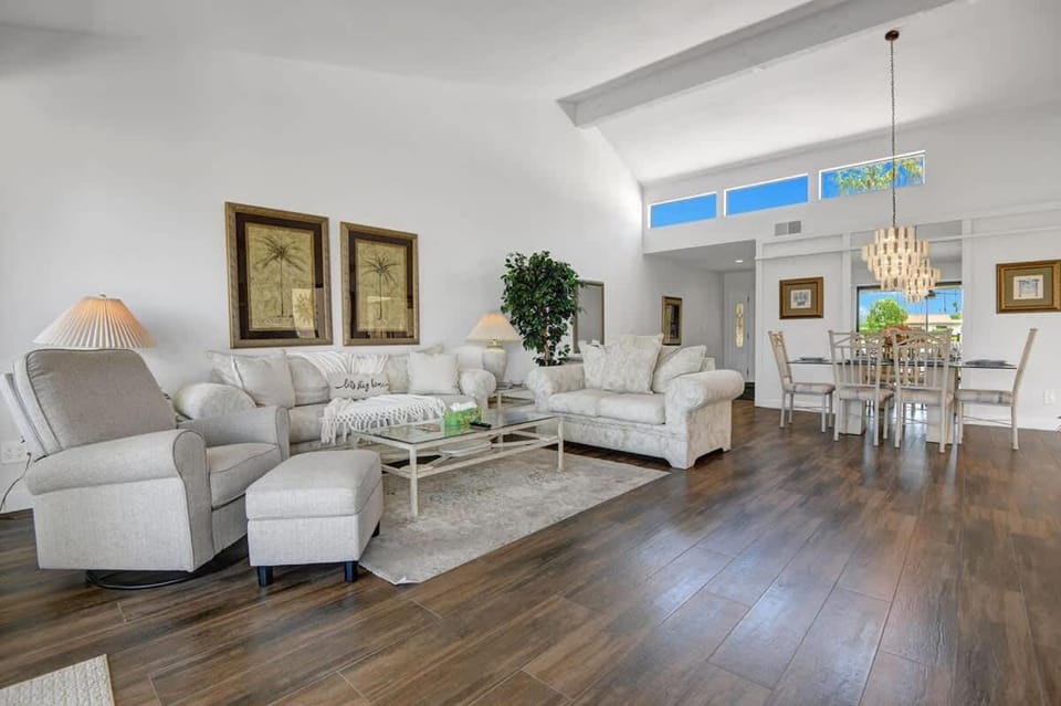 RP127 - Sunny Stay at Rancho Las Palmas House in Rancho Mirage