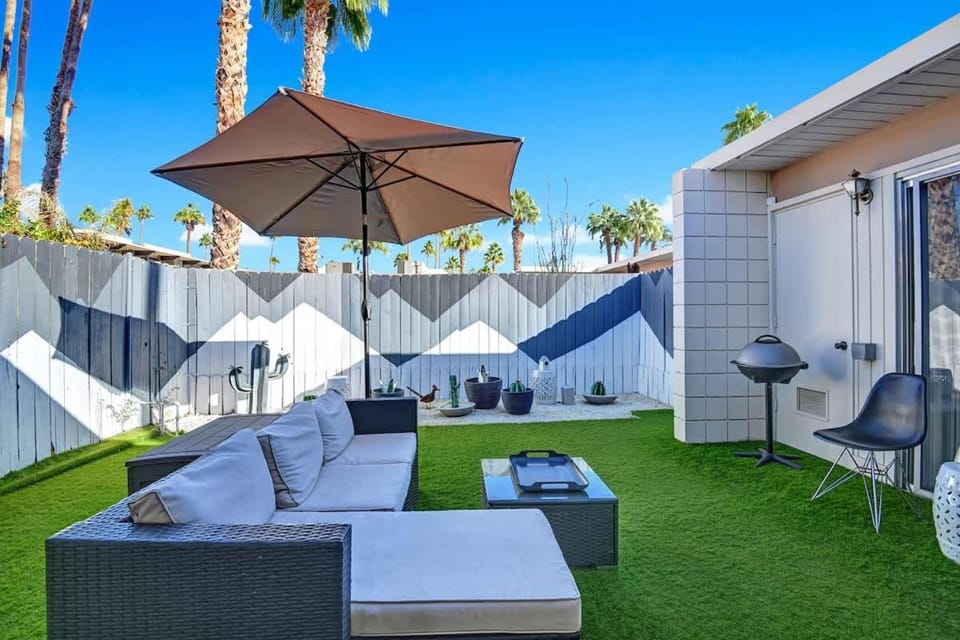 Ocotillo Art Bungalow House in Palm Springs
