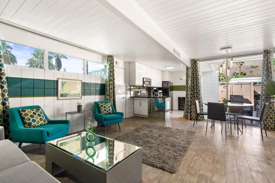 Luminous Ocotillo Bungalow House in Palm Springs
