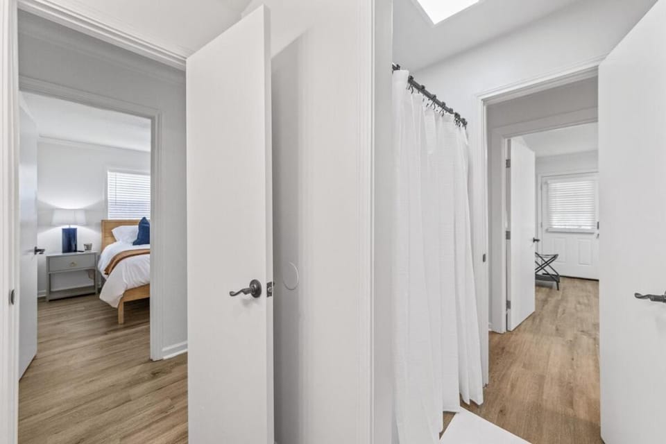 Ultimate Cajun Getaway King Beds Arcade Patio Lux Apartment in Broussard