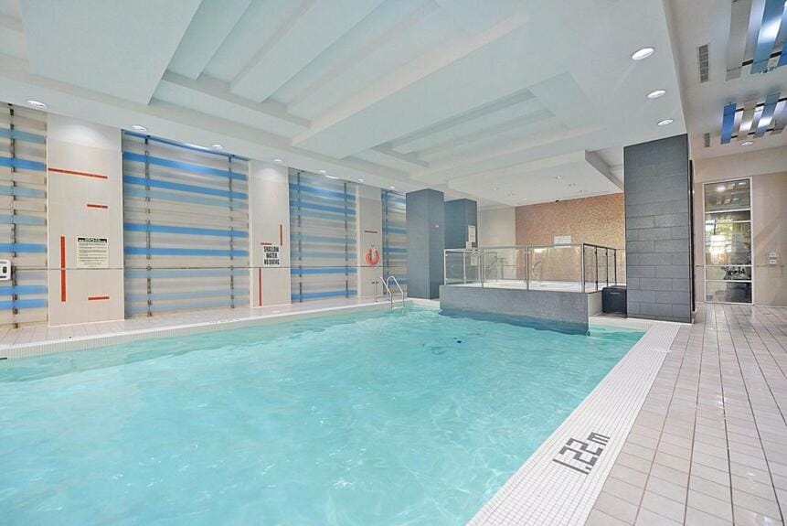 Stylish 2BR Suite by Square One Apartment in Mississauga