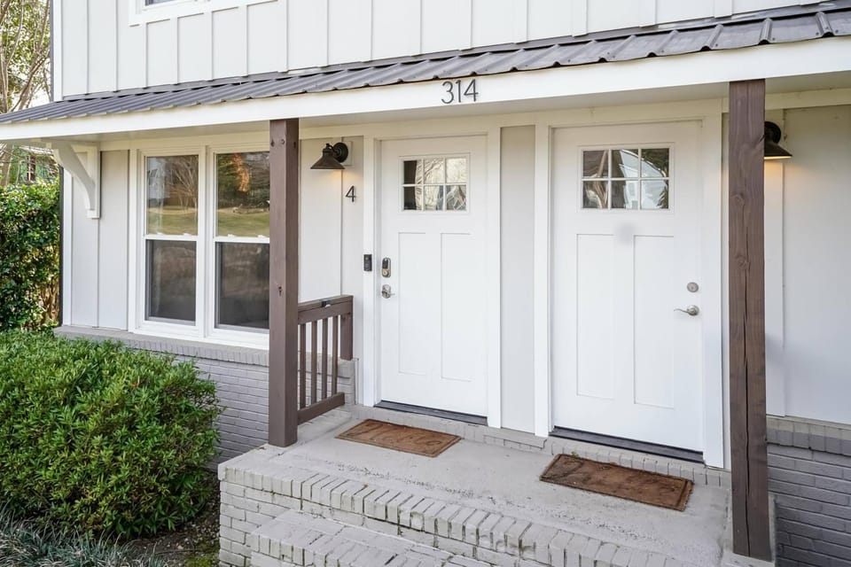 Private, Updated Townhouse in DT Apex Apartment in Apex
