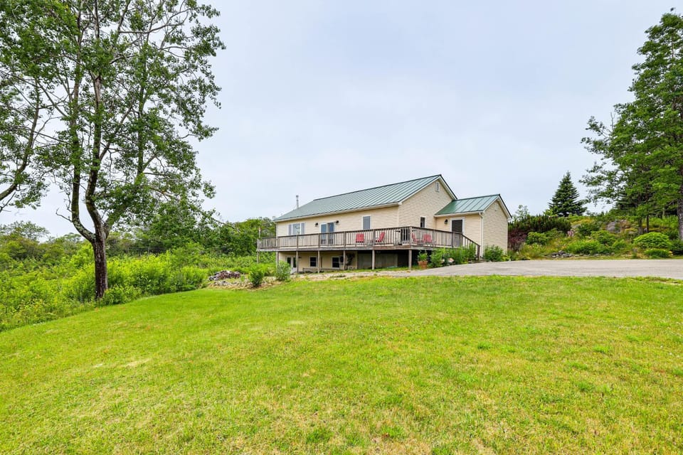 The Hideaway in Downeast Maine: Walk to Ocean House in Jonesport
