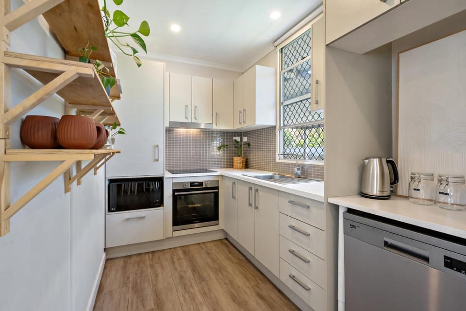 Bay Breeze House in Deception Bay