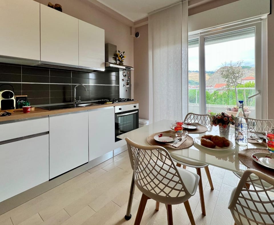 Breakfast, kitchen