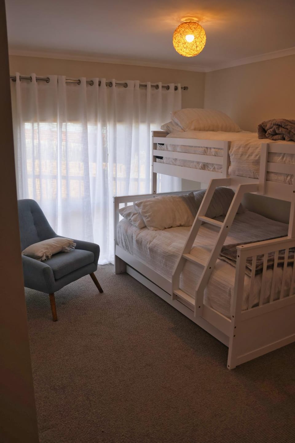 Bedroom, bunk bed