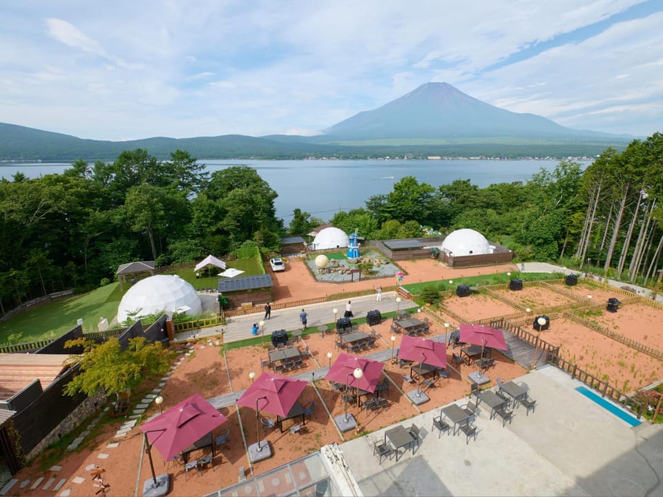 Day, Natural landscape, Coffee/tea facilities, Lake view, Mountain view