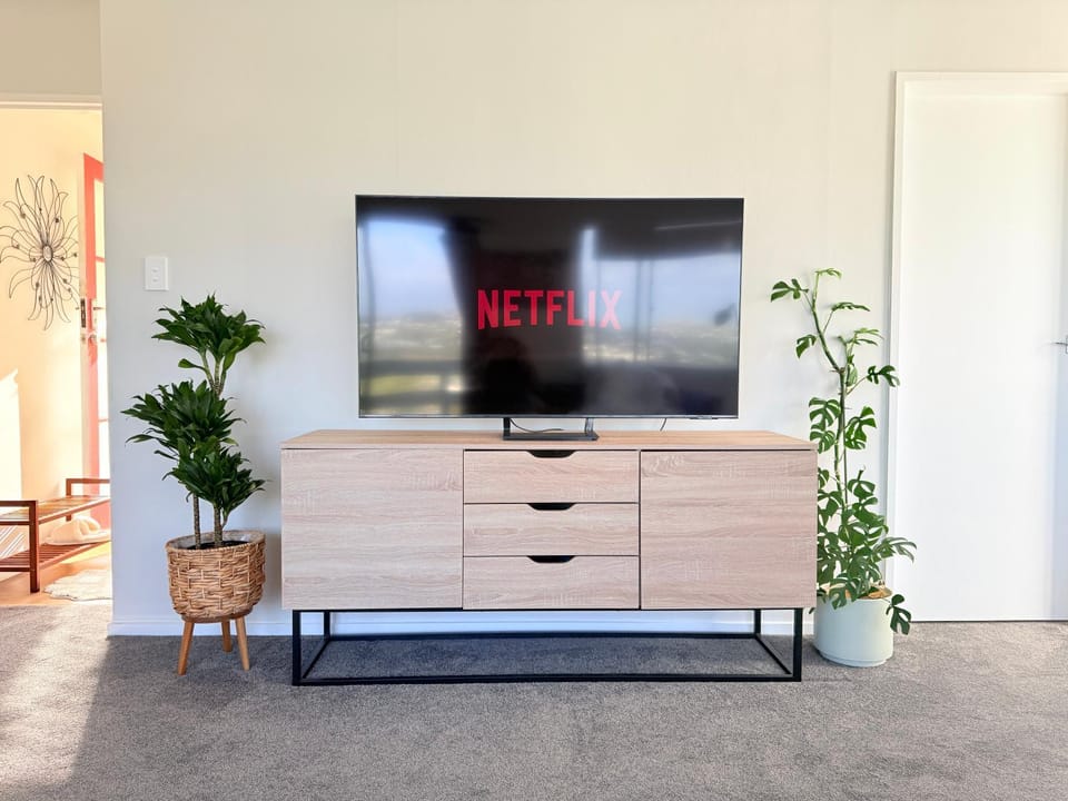 Communal lounge/ TV room, TV and multimedia, Evening entertainment