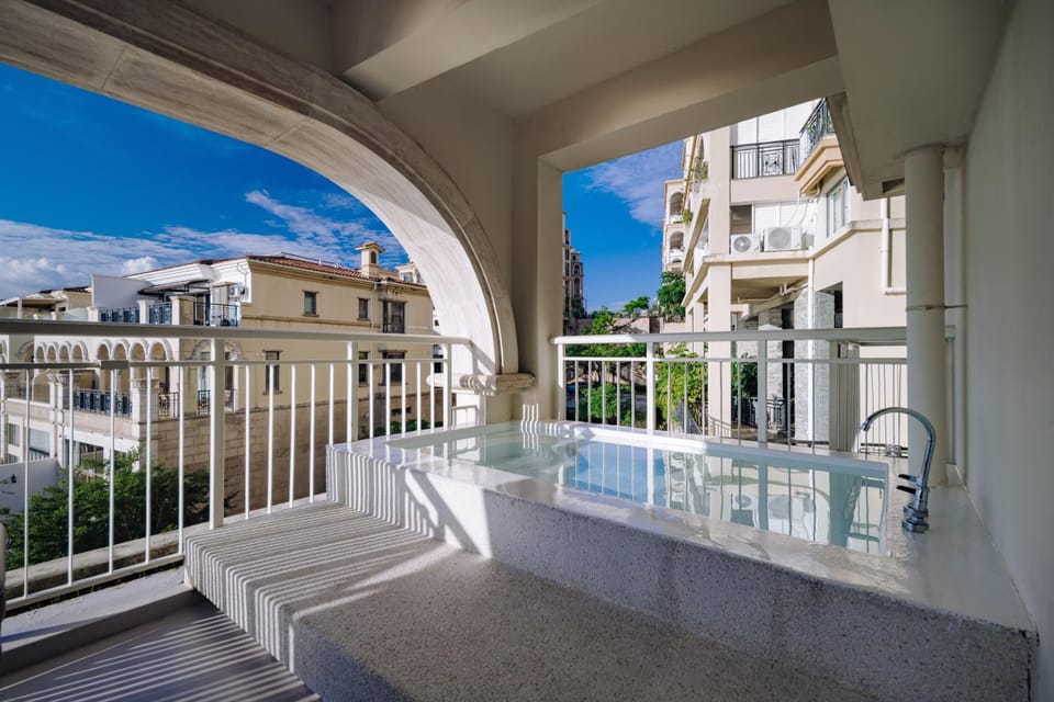 View (from property/room), Balcony/Terrace