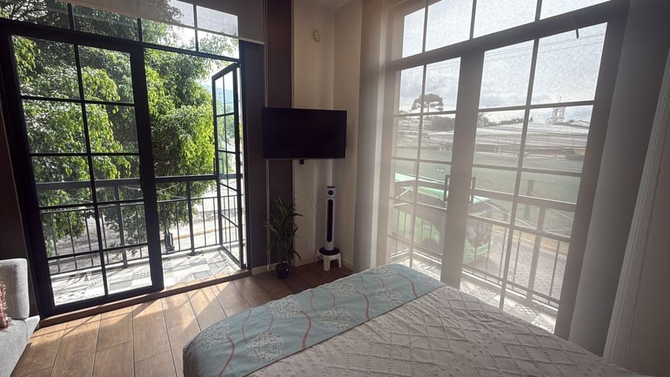 Luxury Suite at Cumbaya Park Apartment in Quito