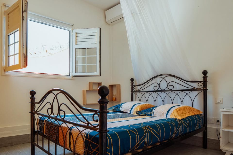 Bed, Photo of the whole room, Bedroom, air conditioner