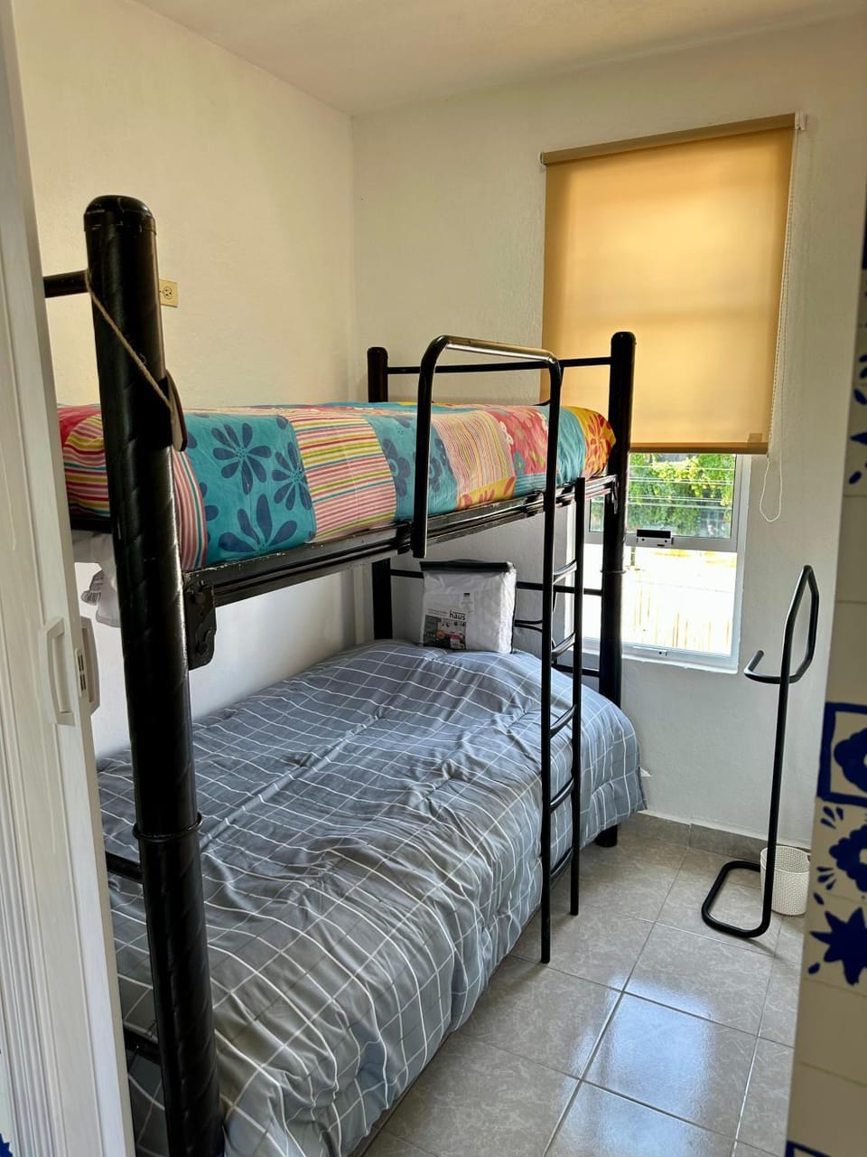 Bedroom, bunk bed
