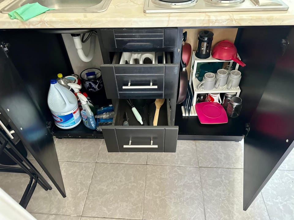 Kitchen or kitchenette, Kitchen or kitchenette