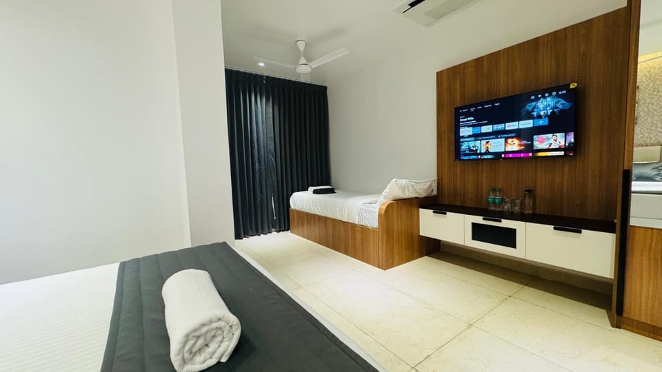 TV and multimedia, Photo of the whole room, Bedroom