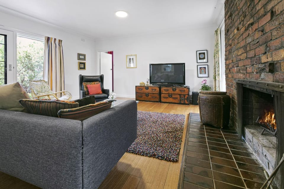 Blairgowrie Beach Bungalow - Pet & Value Stay House in Melbourne