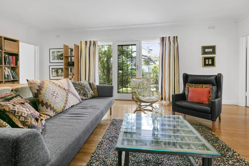 Blairgowrie Beach Bungalow - Pet & Value Stay House in Melbourne