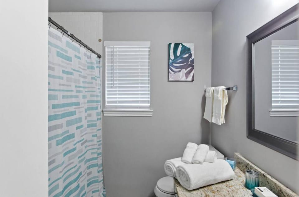 Bathroom, towels