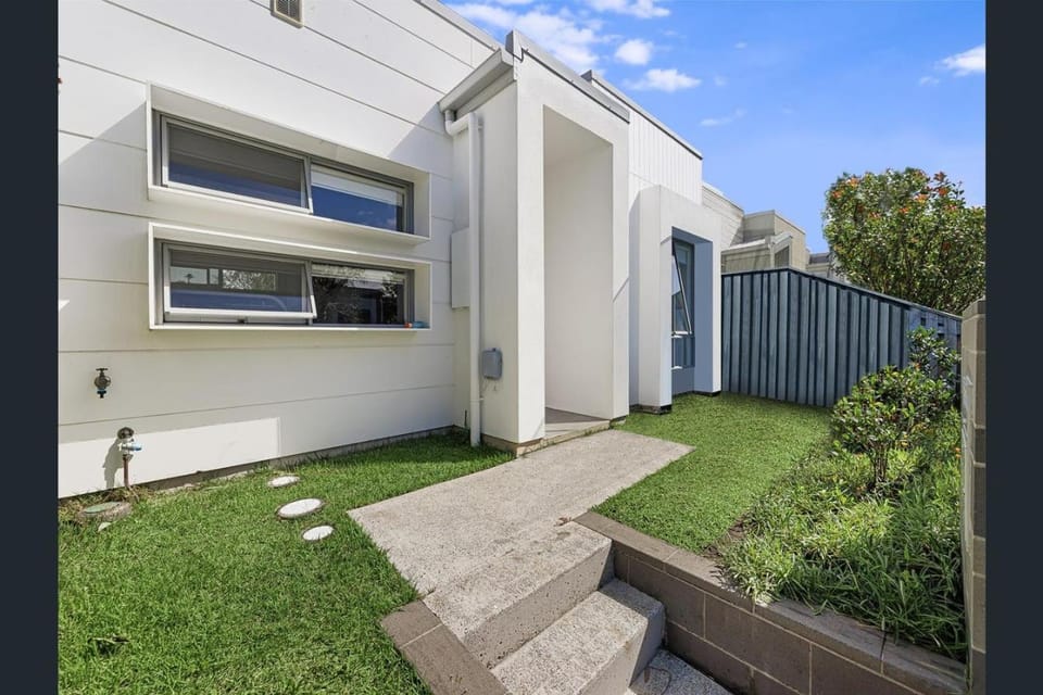 Property building, Garden, Garden view