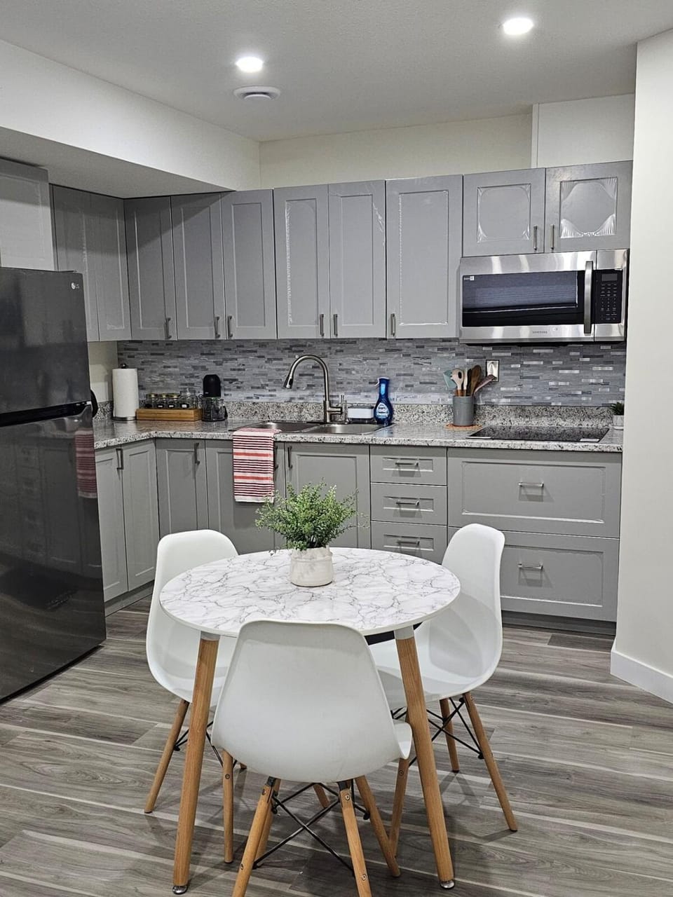 Stylish, Fully furnished Brand-New suite Apartment in Regina