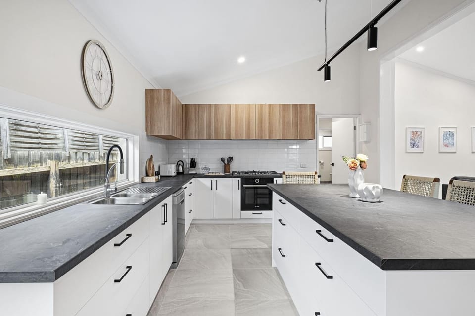 Capel's Airy Retreat House in Melbourne